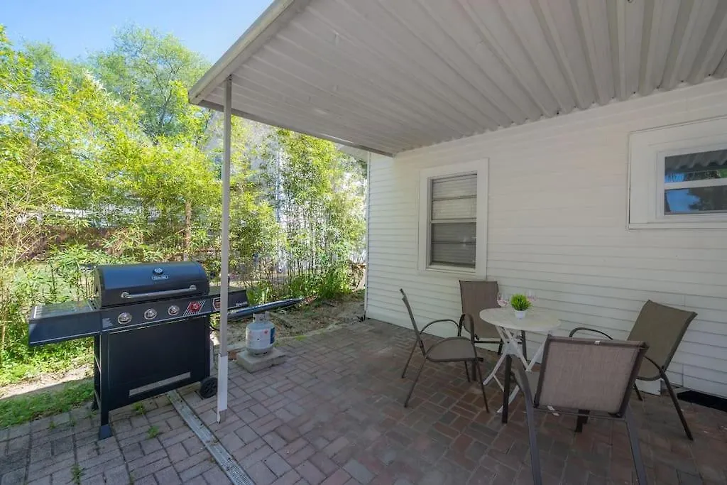 The Pearl Cottage 2B/1R With King And Fast Wifi Tampa USA