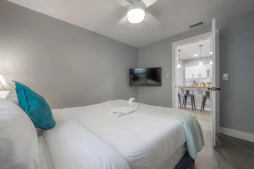 The Pearl Cottage 2B/1R With King And Fast Wifi Tampa USA